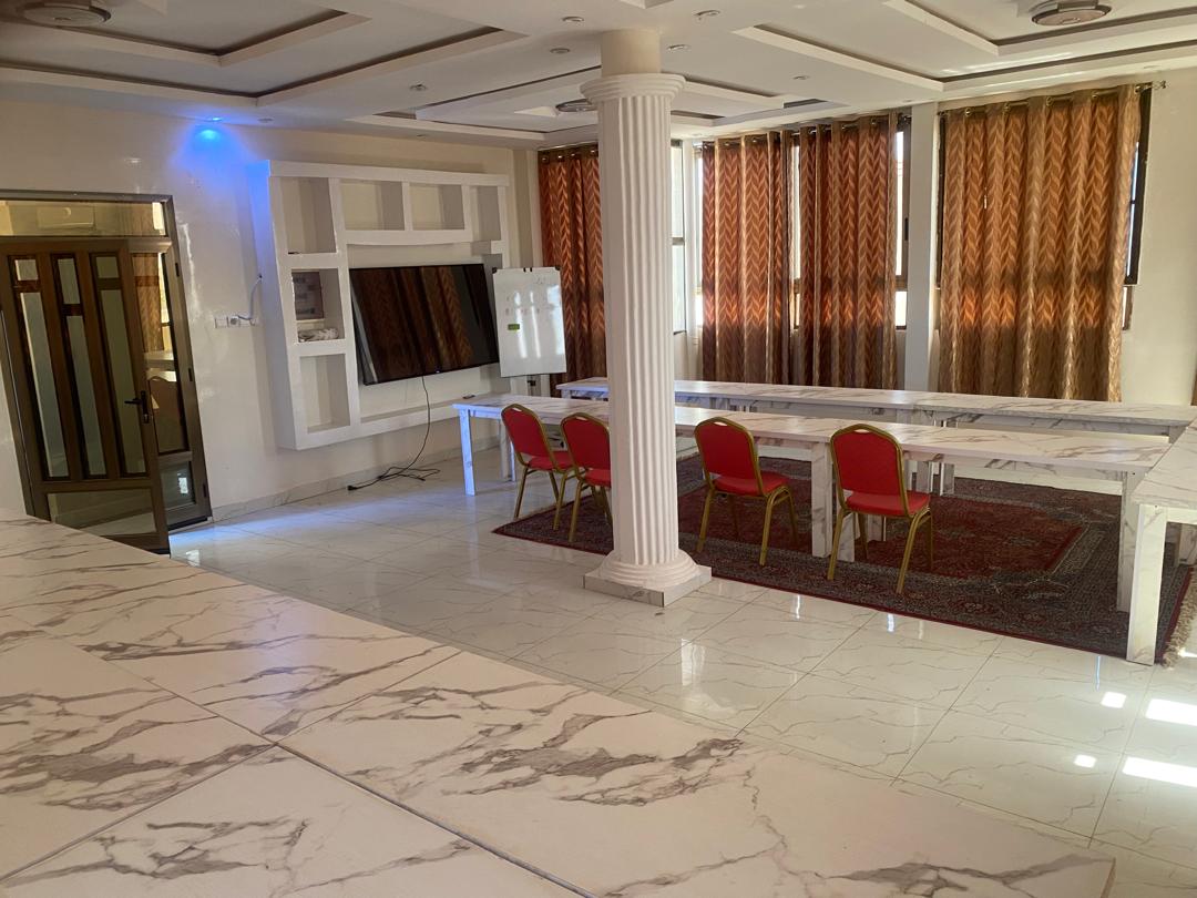 Salle de séminaire de l'hôtel partenaire à Saly
