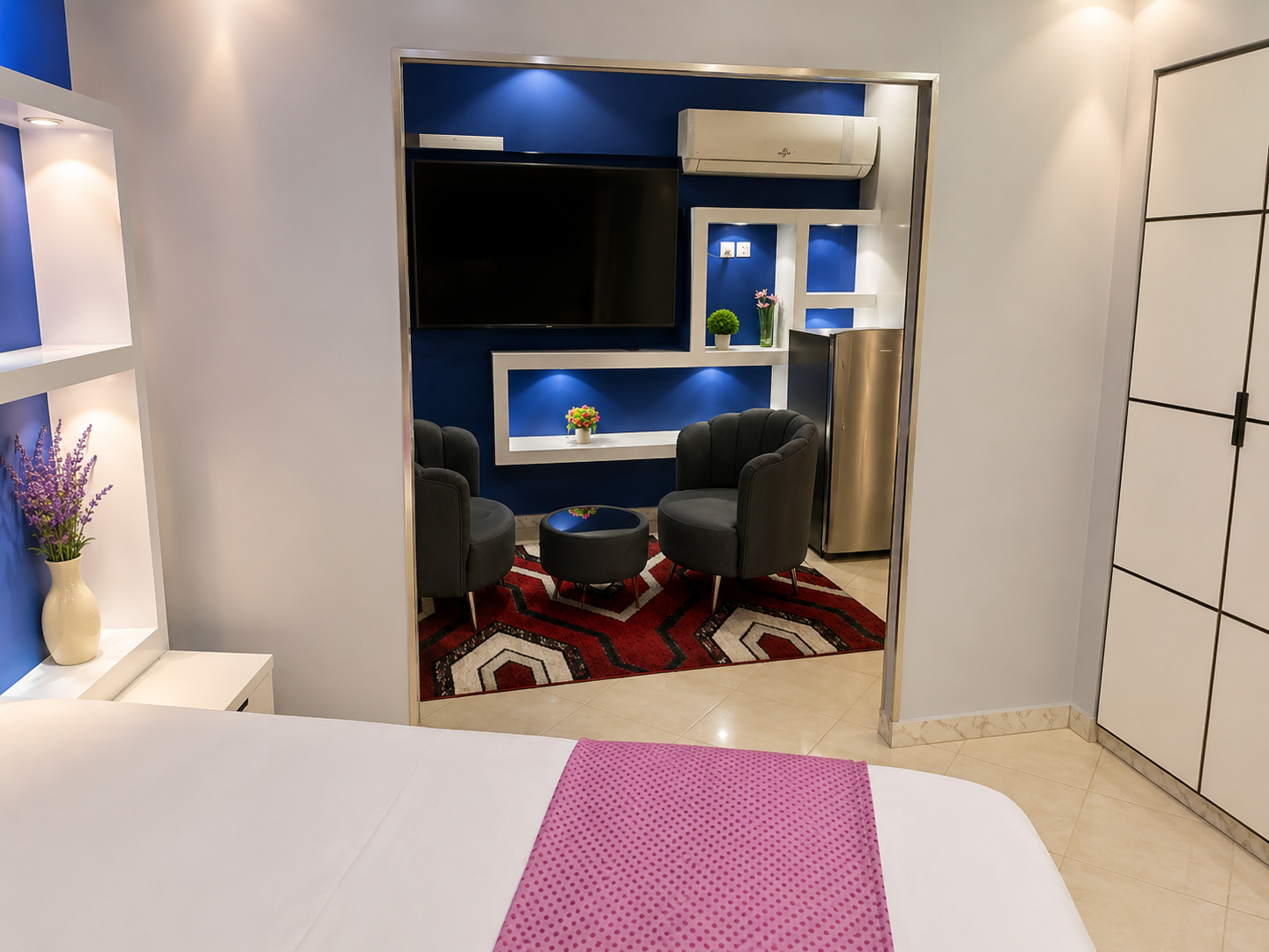 Détail d'une chambre élégante à Saly